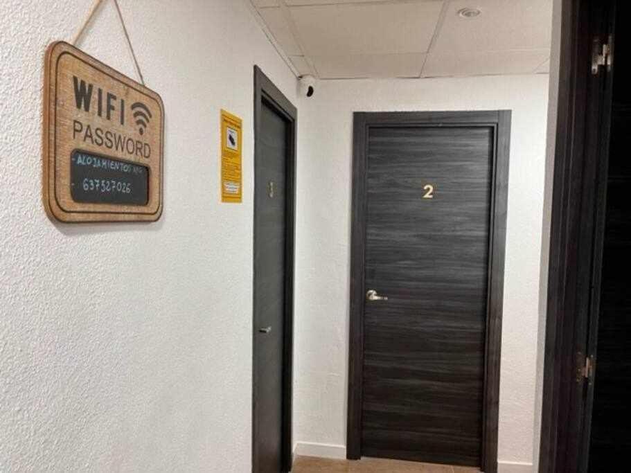 Novelda Centro Habitaciones Con Bano Privado Y Compartido , Cocina Y Terraza Dış mekan fotoğraf